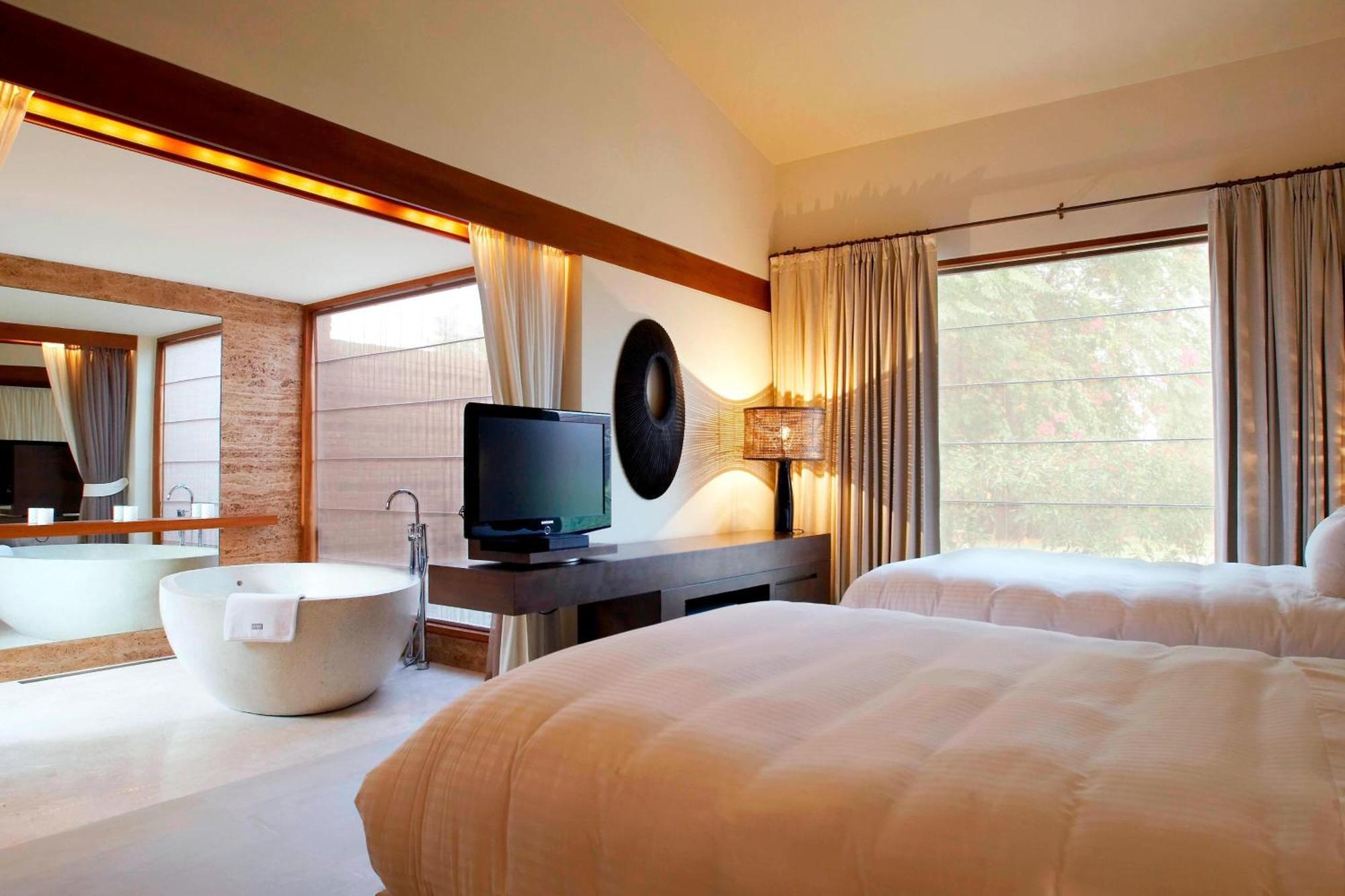 The Westin Sohna Resort & Spa Gurgaon Exterior photo