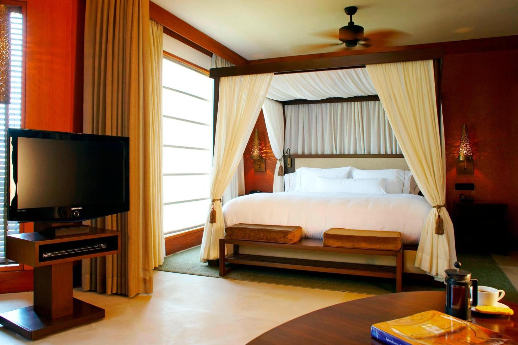 The Westin Sohna Resort & Spa Gurgaon Exterior photo