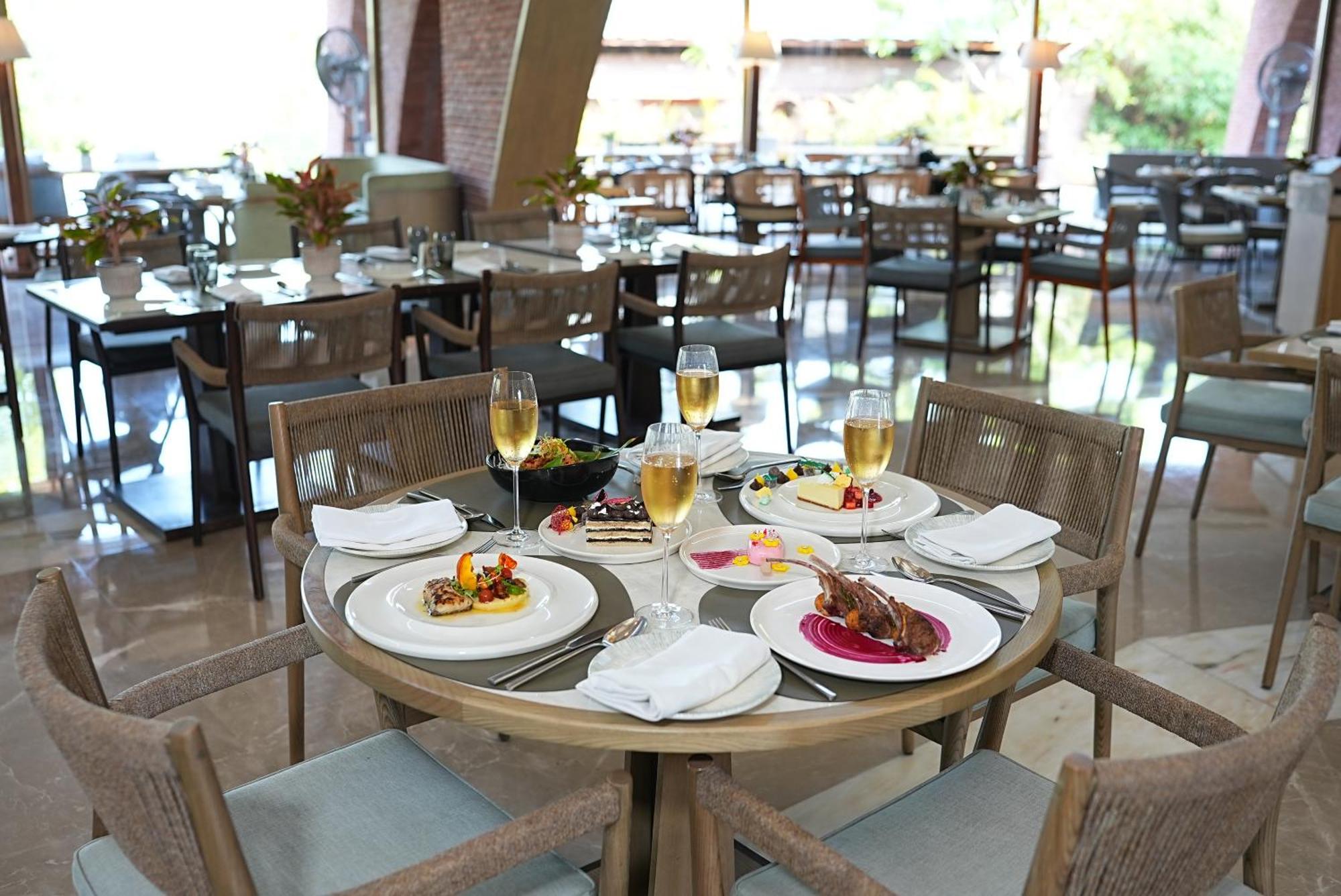 The Westin Sohna Resort & Spa Gurgaon Exterior photo